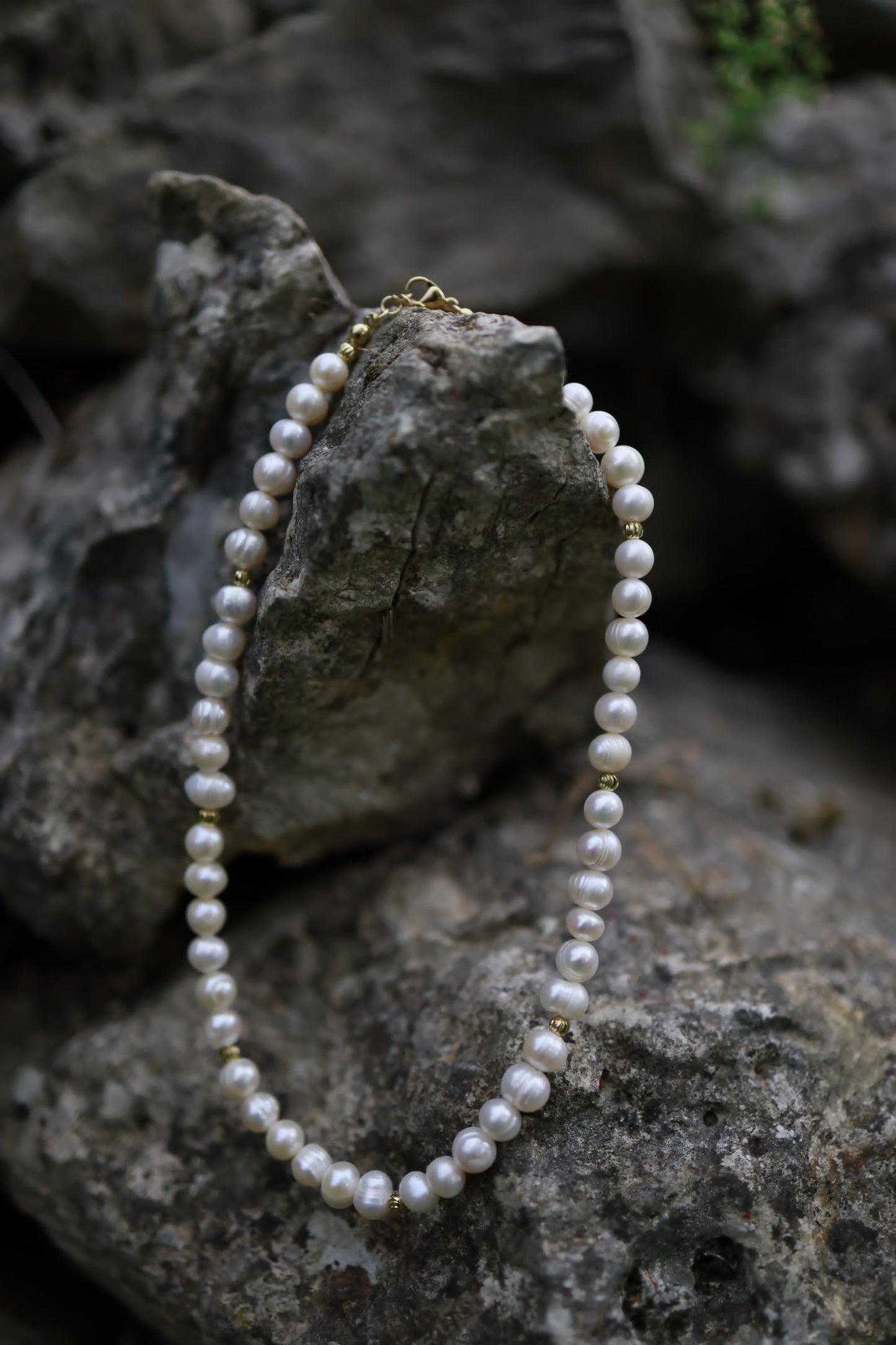 The Pearl Path - Gold plated pearls necklace