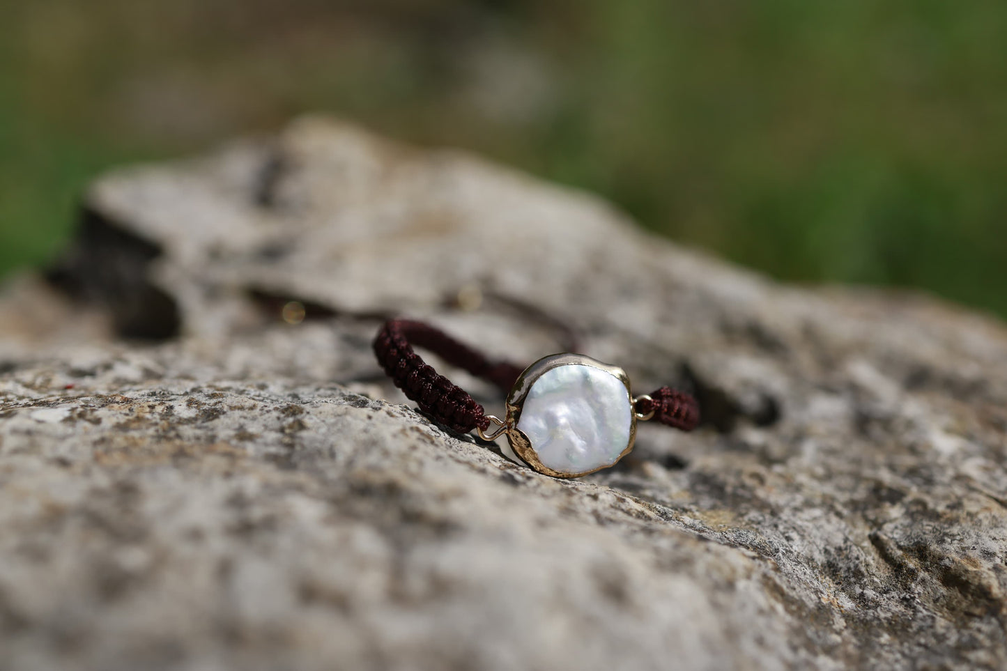 The Wild Pearl - Gold plated shamballa bracelet
