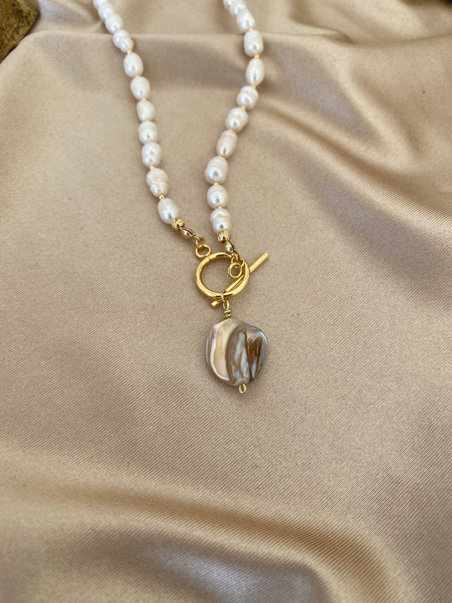 The Serene Shell - Gold plated necklace