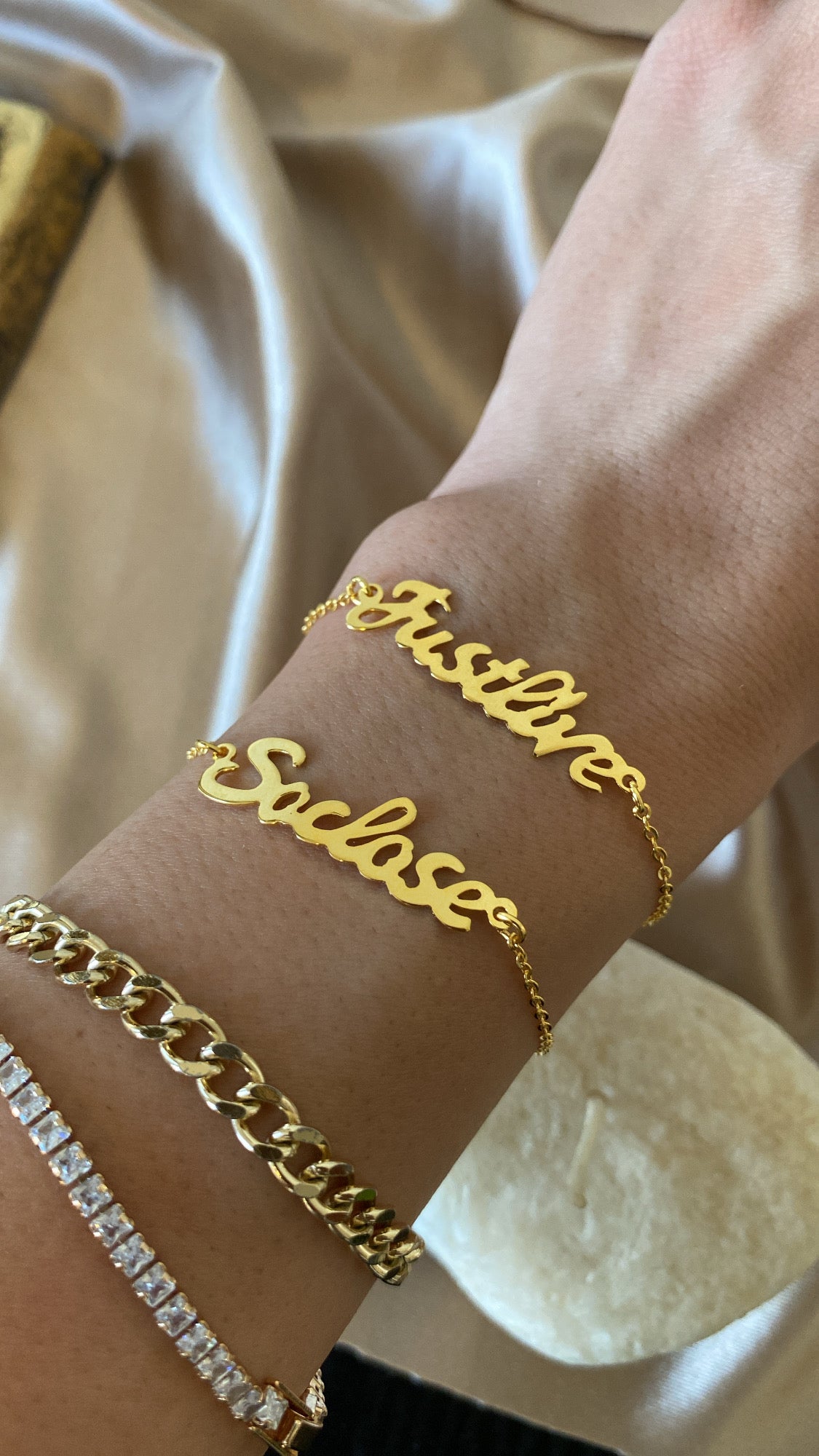 The Heartfelt Word - Gold plated bracelets